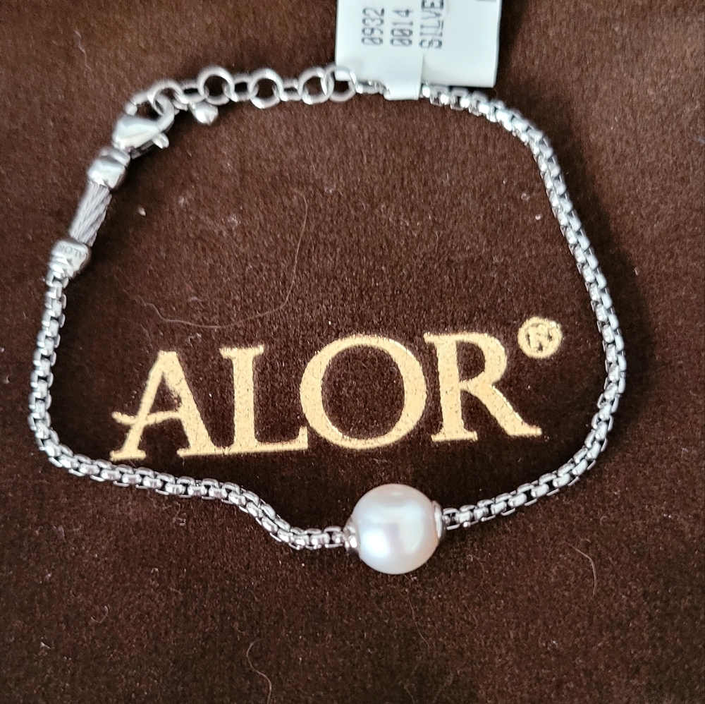 ALOR Stainless Steel Pearl Bracelet - Picture 4 of 4